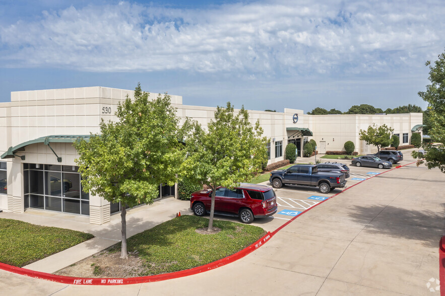 530 E Corporate Dr, Lewisville, TX for rent - Building Photo - Image 2 of 8