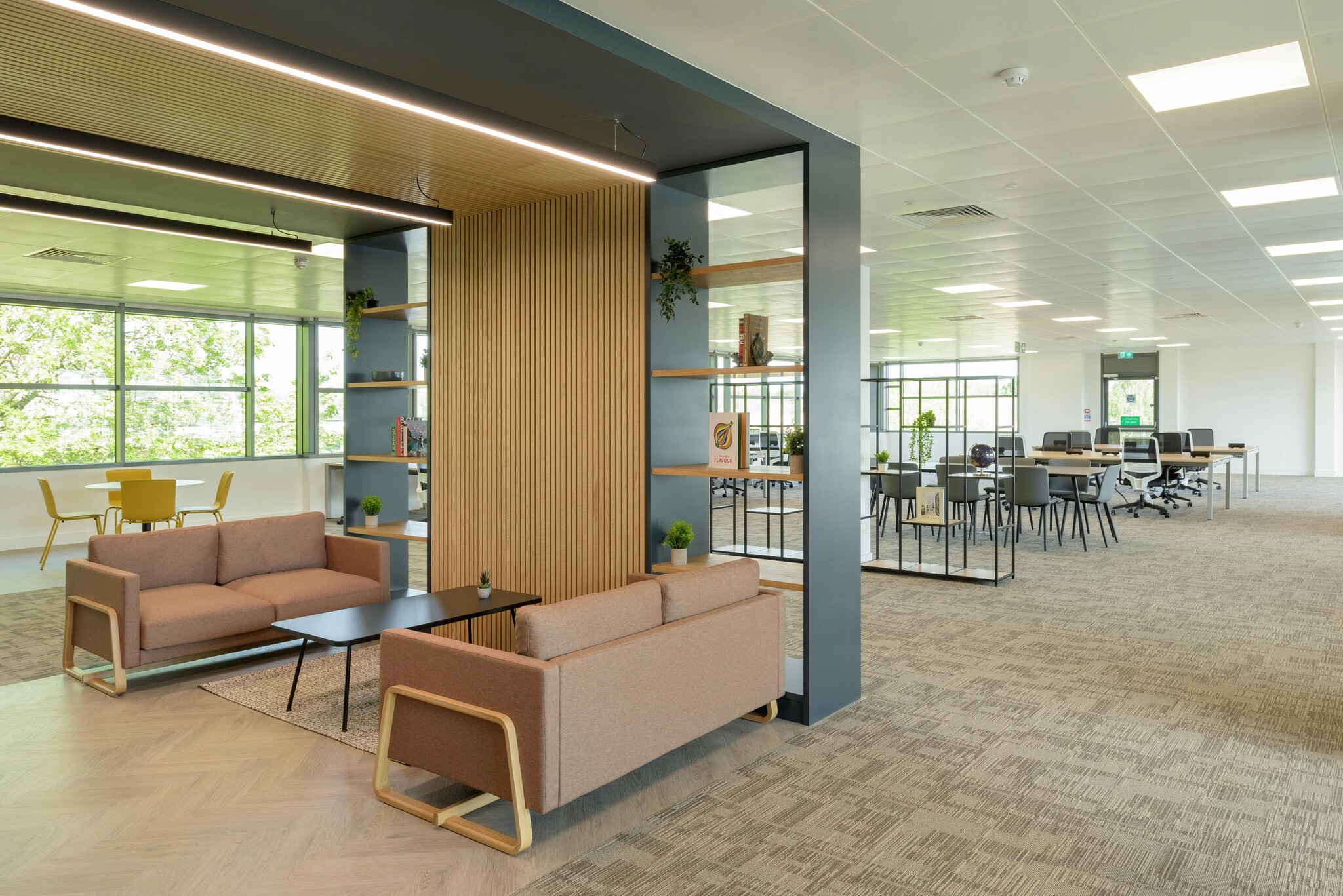 Western Rd, Bracknell to rent Building Photo- Image 1 of 9