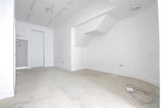 49-51 High St, Skipton to rent Interior Photo- Image 1 of 4