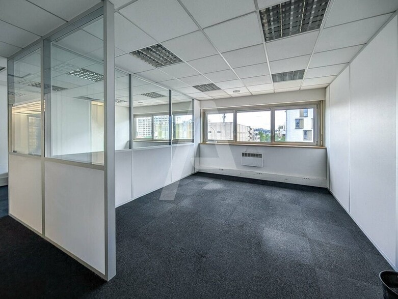4 Avenue Emile Baudot, Massy to rent - Interior Photo - Image 3 of 14