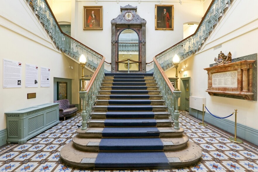 213 Haverstock Hl, London to rent - Building Photo - Image 3 of 6