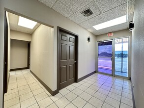 7205 Bandera Rd, San Antonio, TX for rent Building Photo- Image 1 of 14