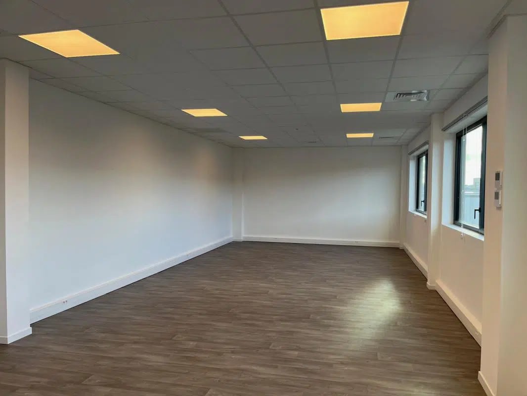 8 Avenue Du Vert Galant, Saint-Ouen-l'Aumône to rent Interior Photo- Image 1 of 4