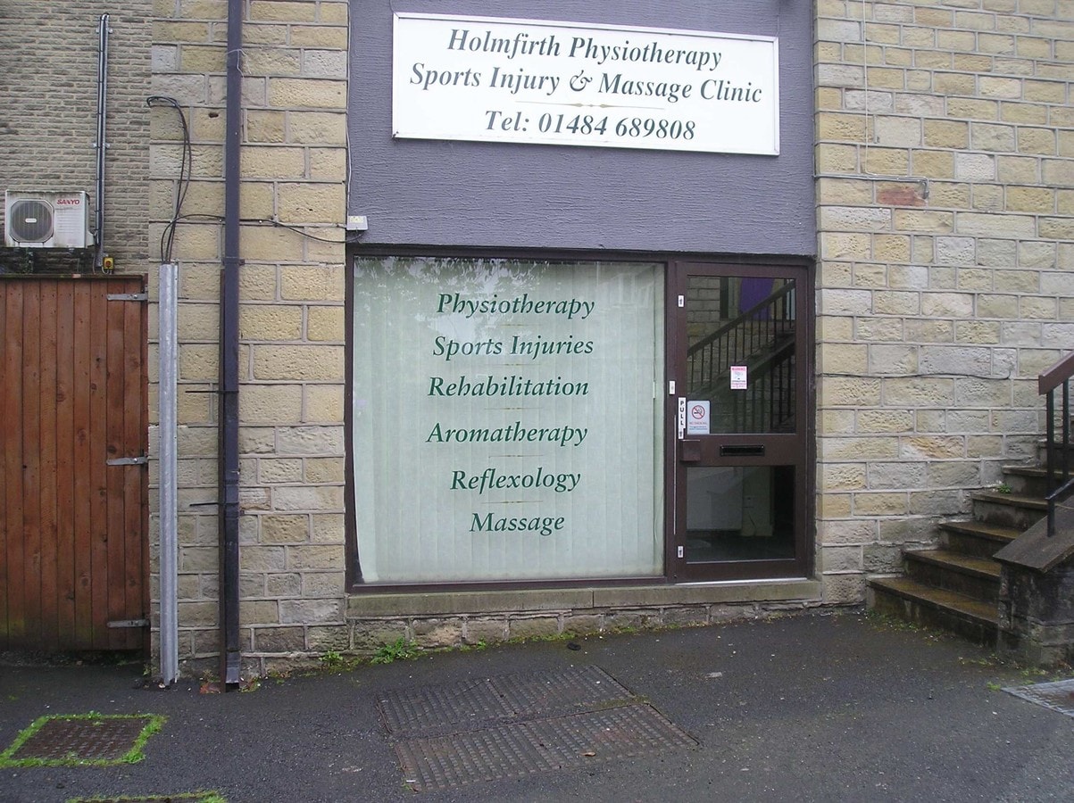 Huddersfield Rd, Holmfirth HD9 3AY UK