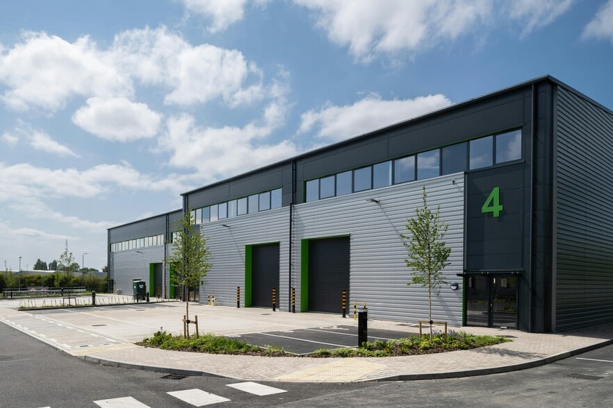 Magna Rd, Wigston to rent - Building Photo - Image 2 of 31