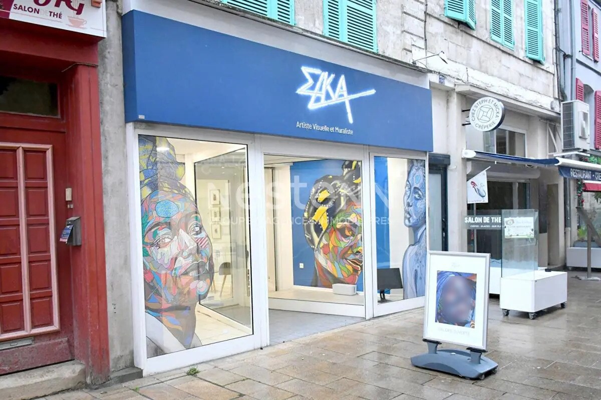 Retail in Verdun for sale Building Photo- Image 1 of 5