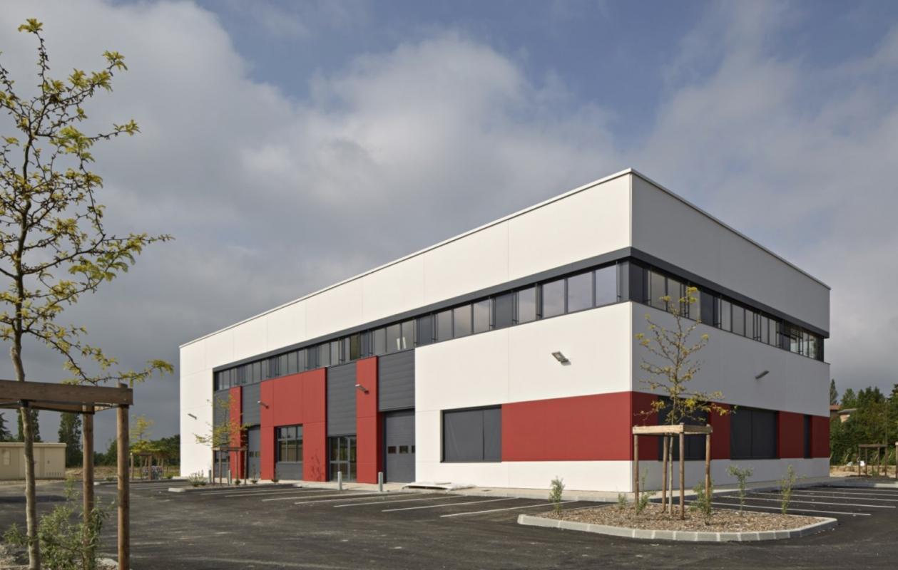 Light Industrial in Dardilly to rent Building Photo- Image 1 of 19