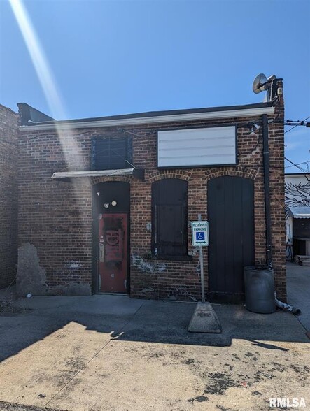 631 W Main St, Peoria, IL for rent - Building Photo - Image 2 of 5