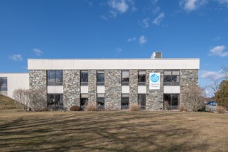 1184 E Main Rd, Portsmouth, RI for sale Building Photo- Image 1 of 1