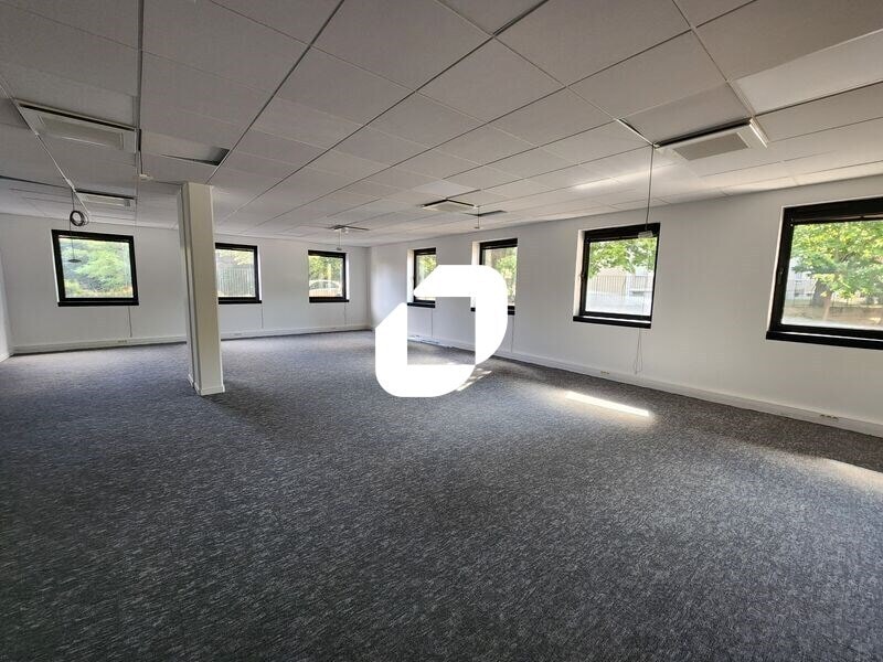54 Route De Sartrouville, Le Pecq to rent Interior Photo- Image 1 of 26