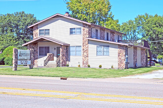 10513 Lincoln Trl, Fairview Heights, IL for sale Primary Photo- Image 1 of 15