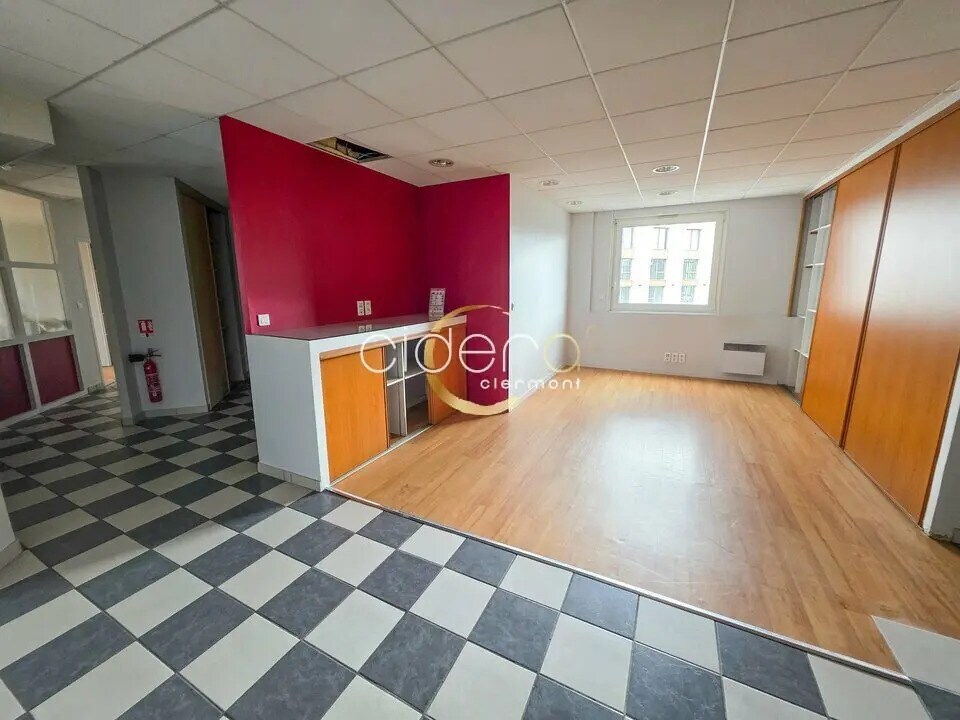 Office in Clermont-Ferrand for sale Interior Photo- Image 1 of 10