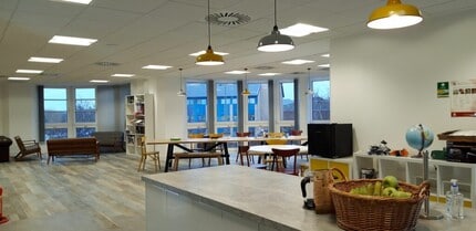 2 Redheughs Rigg, Edinburgh to rent Interior Photo- Image 1 of 3