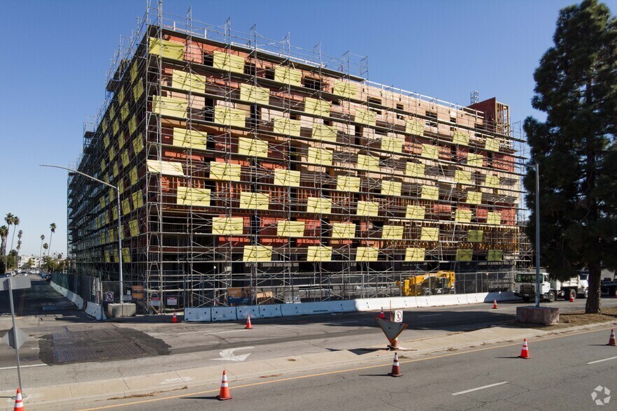 NE Cnr South Vermont & Manchester Ave, Los Angeles 90044 Vermont