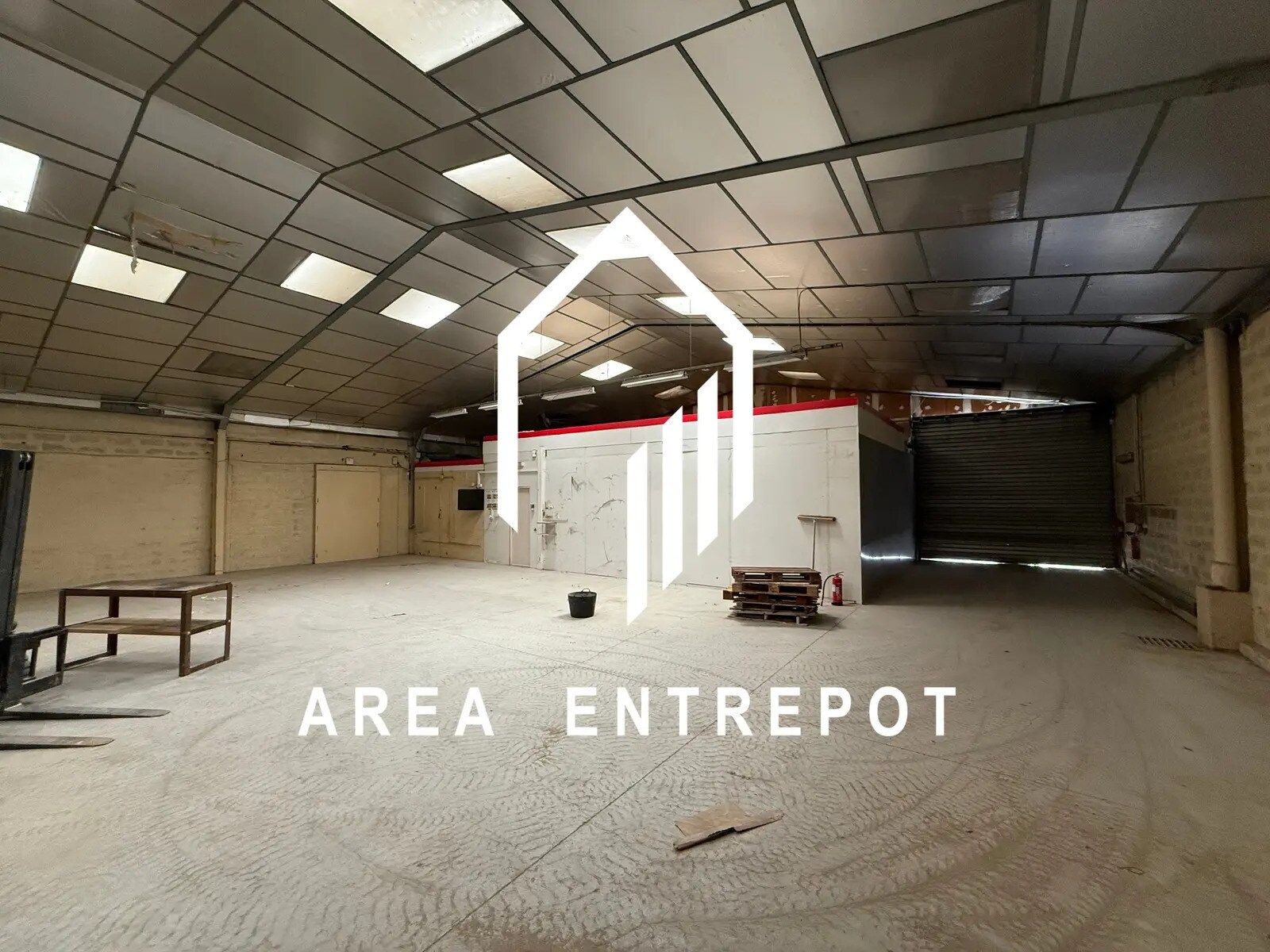 Light Industrial in Aix-en-Provence to rent Interior Photo- Image 1 of 8