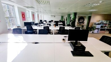 79-80 Blackfriars Rd, London to rent Interior Photo- Image 1 of 4