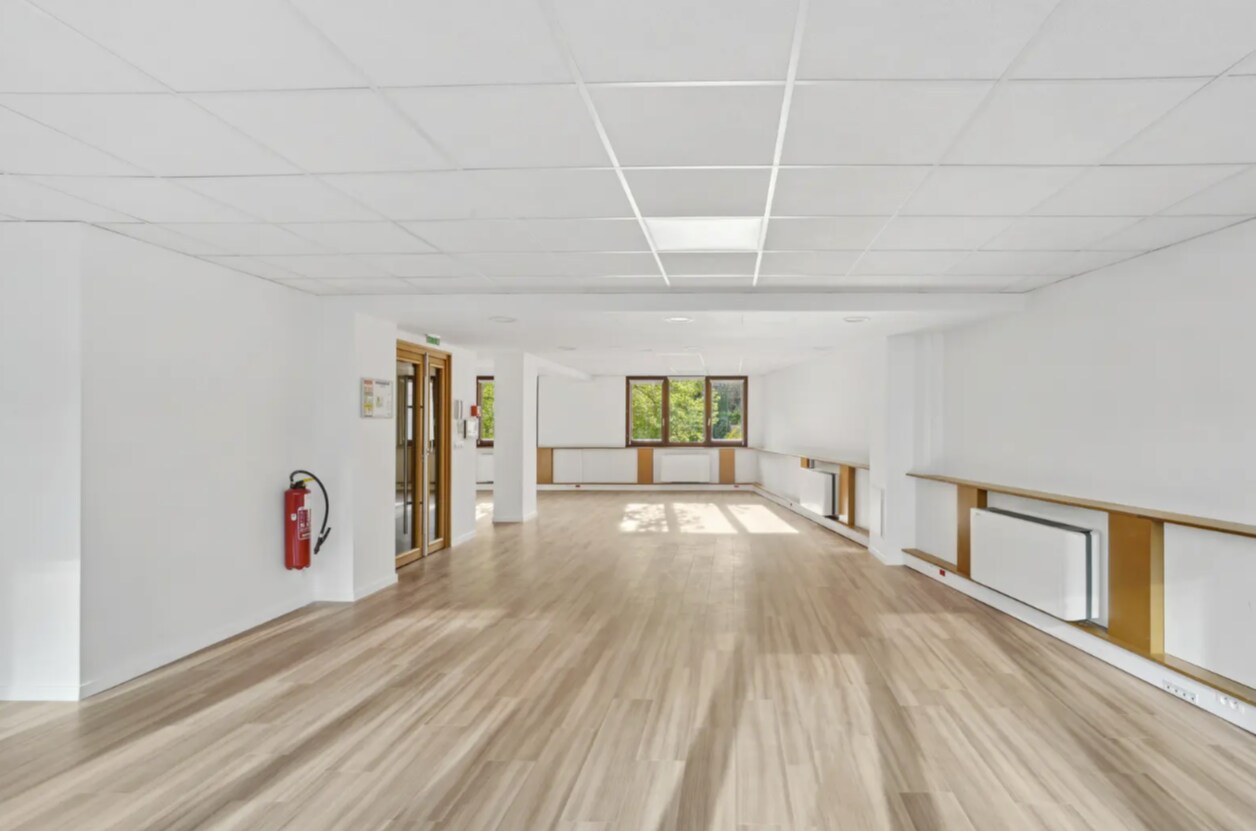 Office in Le Kremlin-Bicêtre to rent Interior Photo- Image 1 of 10