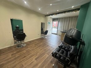 Queens Hl, Newport to rent Interior Photo- Image 2 of 11