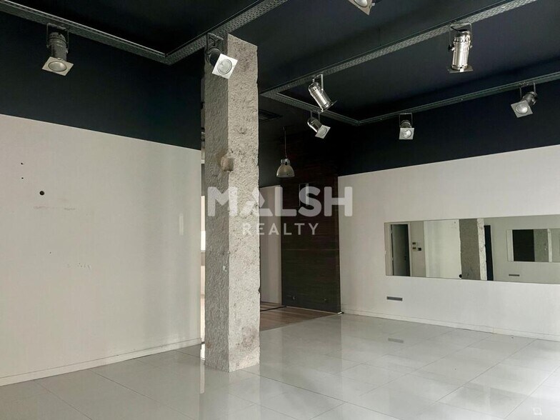 Retail in Lyon to rent - Interior Photo - Image 3 of 8