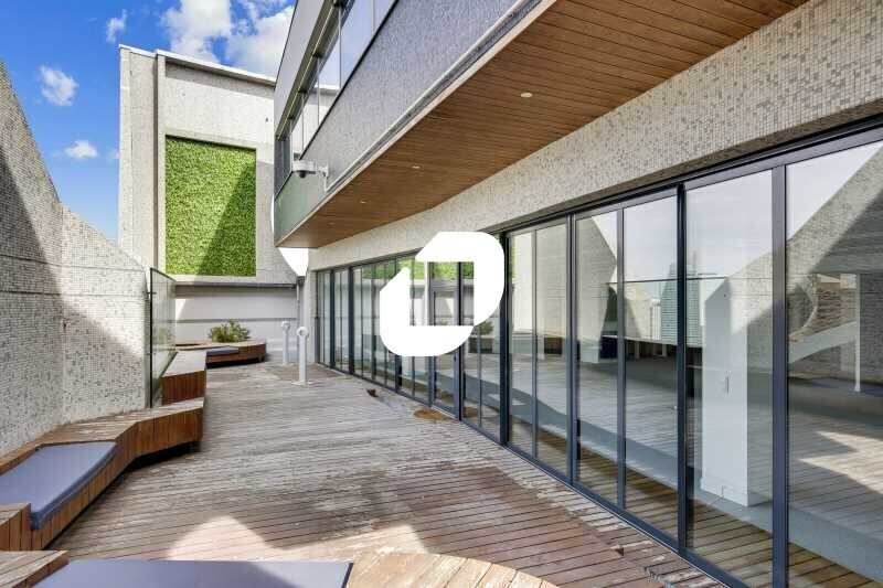 Office in Courbevoie to rent Building Photo- Image 1 of 7