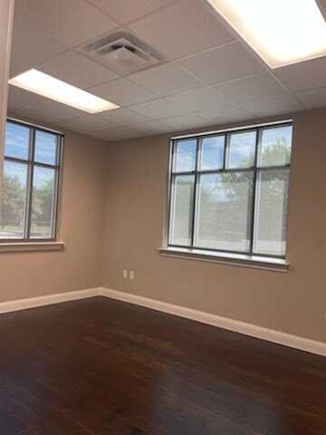 333 E Bethany Dr, Allen, TX to rent Interior Photo- Image 1 of 13