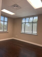 333 E Bethany Dr, Allen, TX to rent Interior Photo- Image 1 of 13