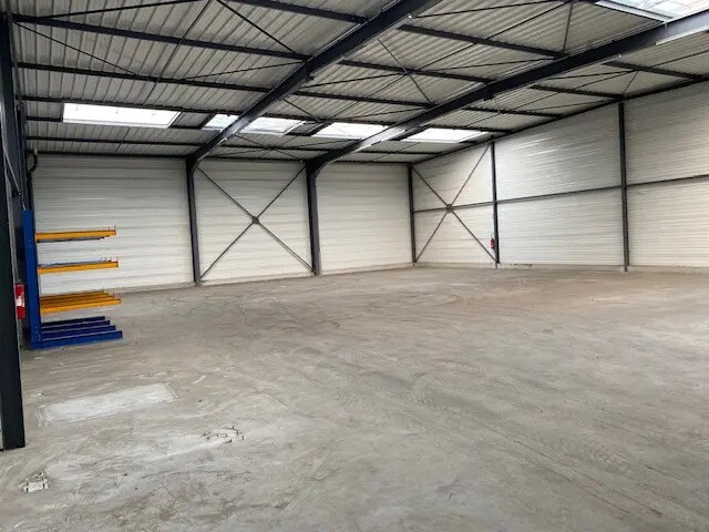 Vente Entrepôt 1 100 m² - Photo 1