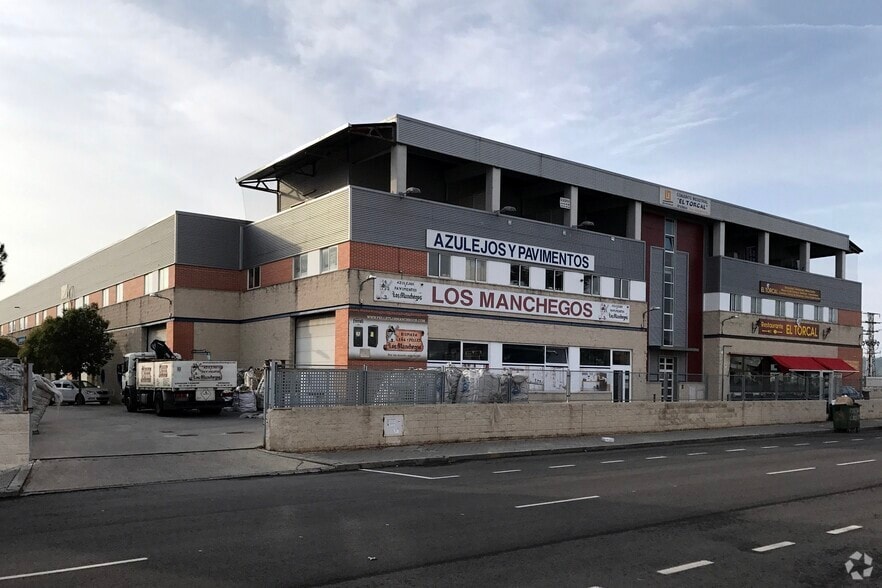 Calle Honduras, 3, Alcalá de Henares, Madrid for sale - Building Photo - Image 2 of 2