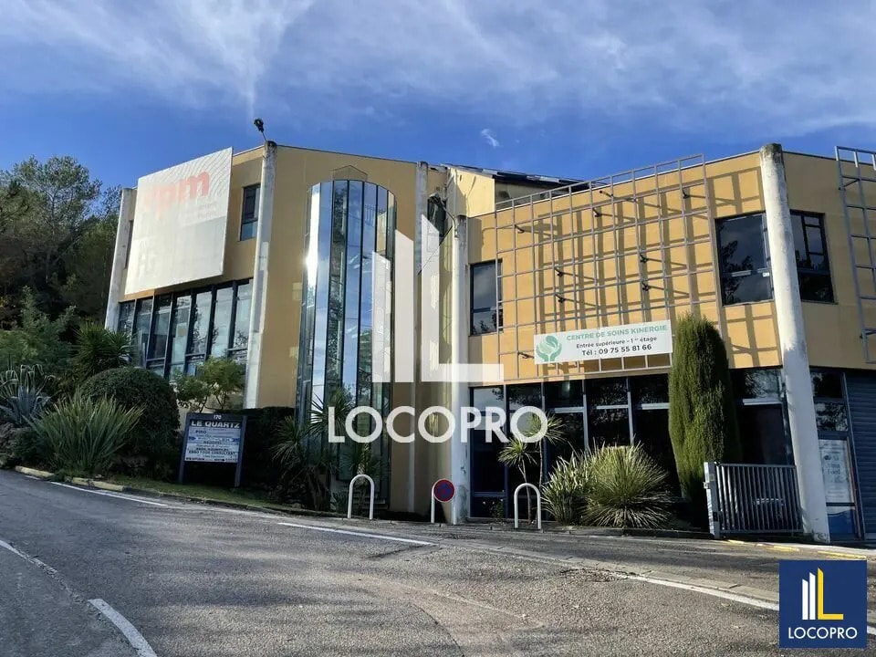 Vente Bureaux 140 m² - Photo 1