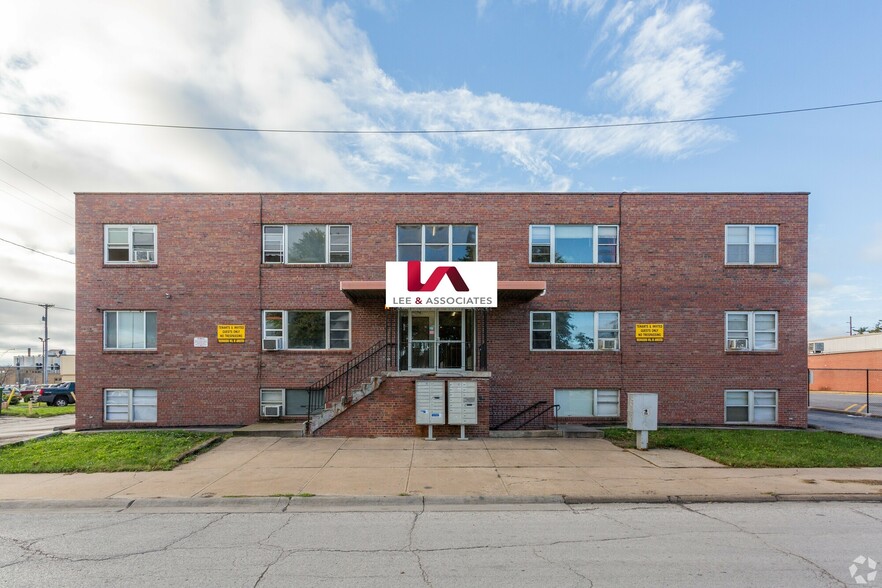 NORTH OMAHA 31-UNIT MULTIFAMILY PACKAGE portfolio of 2 properties for sale on LoopNet.co.uk - Building Photo - Image 1 of 13