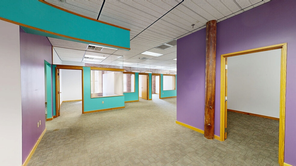 977-1001 Elm St, Manchester, NH to rent - Matterport 3D Scan - Image 3 of 11