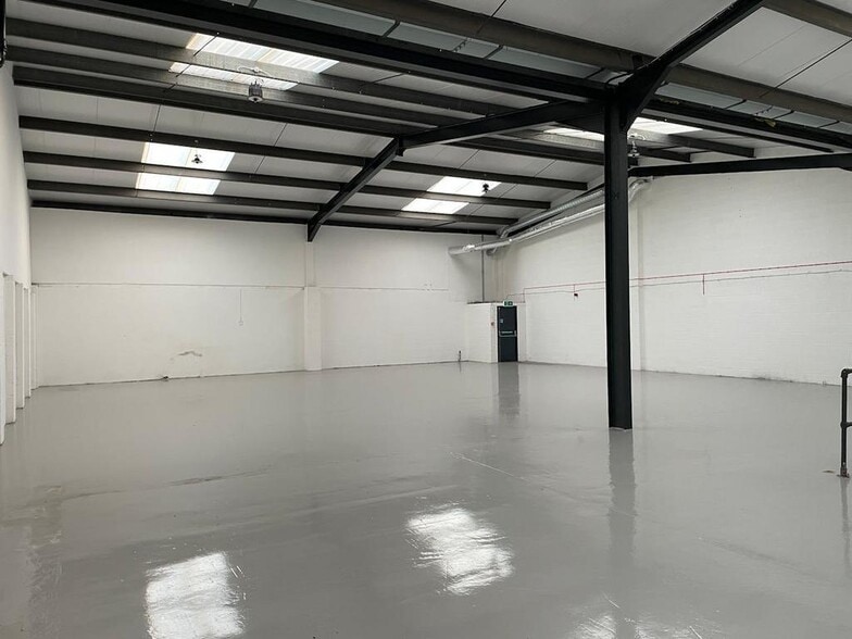 Longbridge Hayes Rd, Stoke On Trent to rent - Building Photo - Image 3 of 19