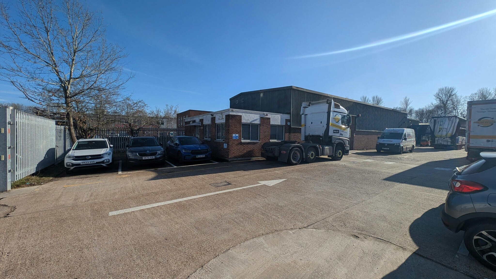 School Ln, Eastleigh to rent Building Photo- Image 1 of 12