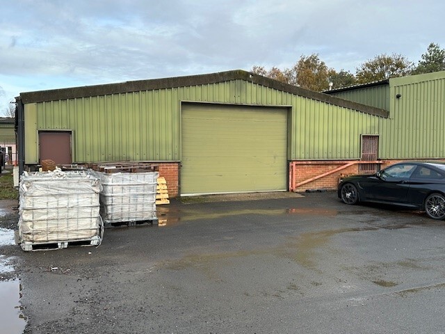 Tamworth Rd, Lichfield to rent - Building Photo - Image 2 of 2