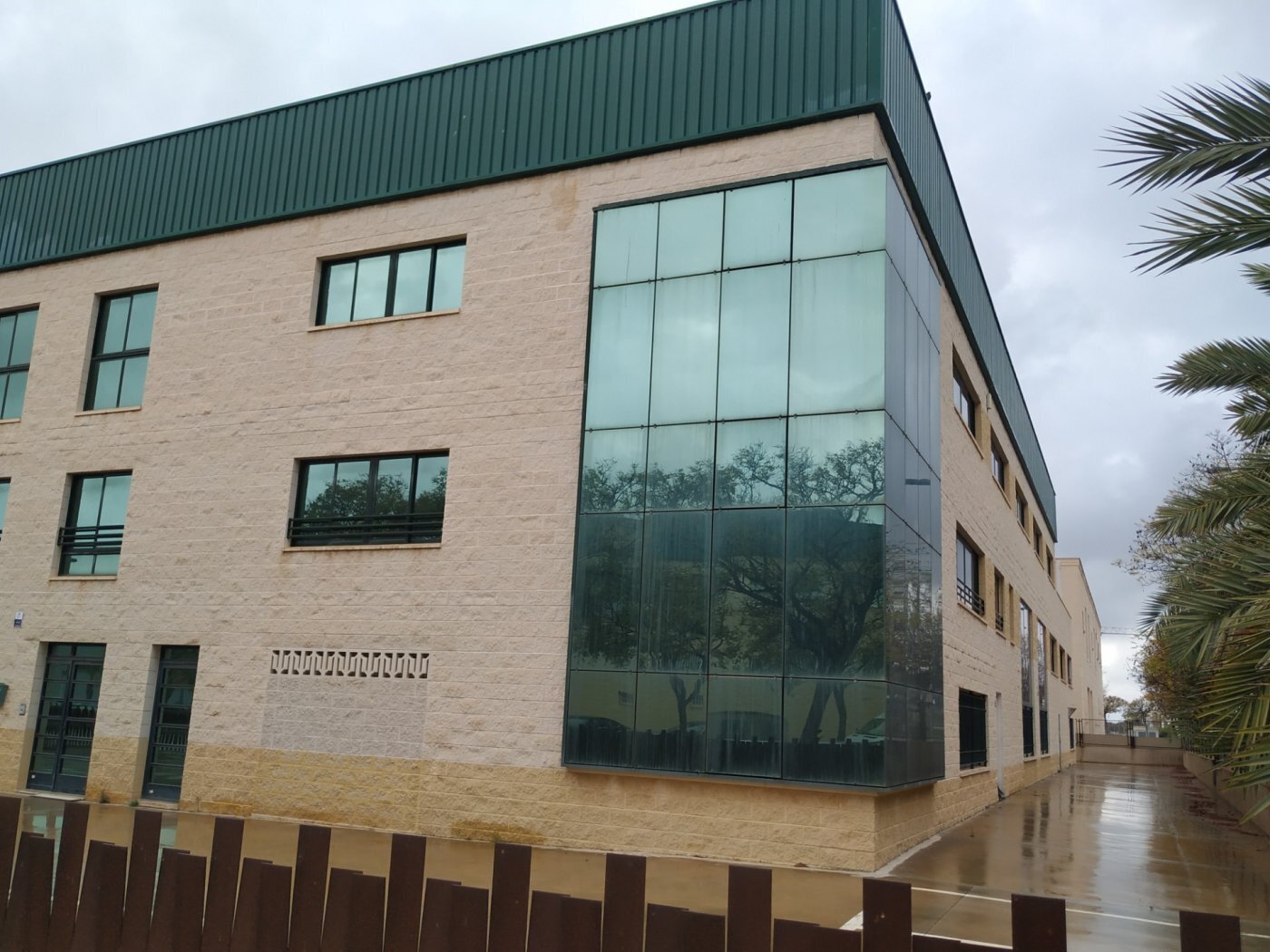 Industrial in Elche, Alicante to rent Building Photo- Image 1 of 28