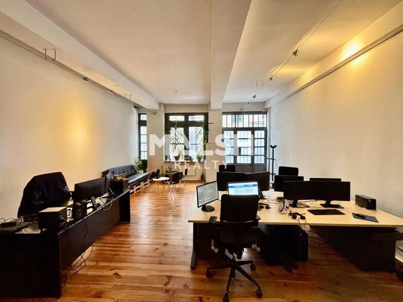 Office in Lyon to rent - Interior Photo - Image 2 of 7