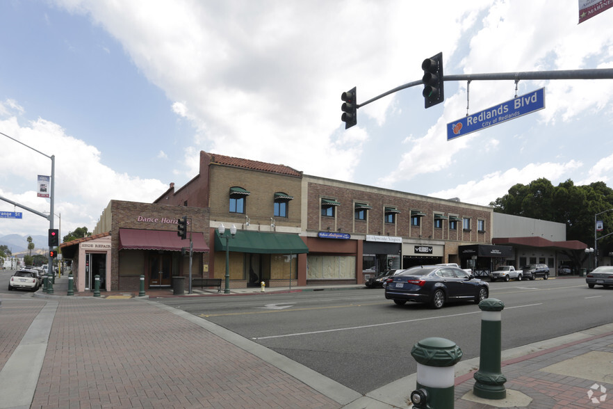 108 Orange St, Redlands, CA for rent - Building Photo - Image 1 of 3