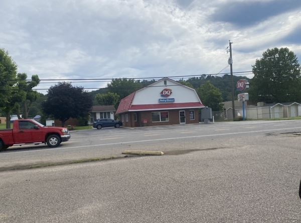 301 Roosevelt, Eleanor, WV for rent - Building Photo - Image 3 of 6