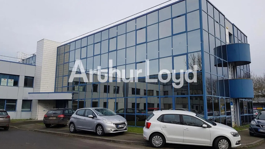 Location Bureaux 153 m² - Photo 1