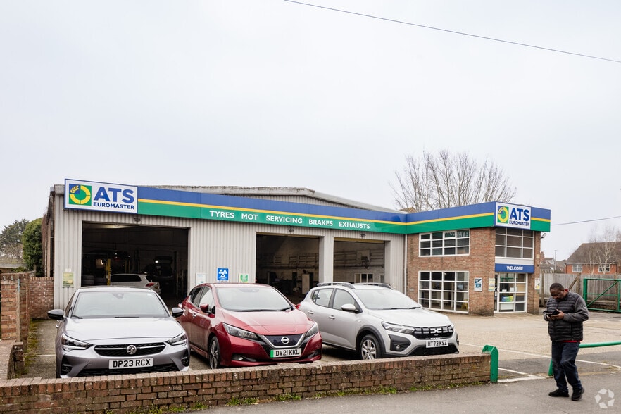 30 Queens Rd, Newbury for sale - Building Photo - Image 2 of 2