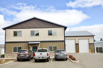 1410 S Township Rd, Canby, OR for rent Building Photo- Image 1 of 8