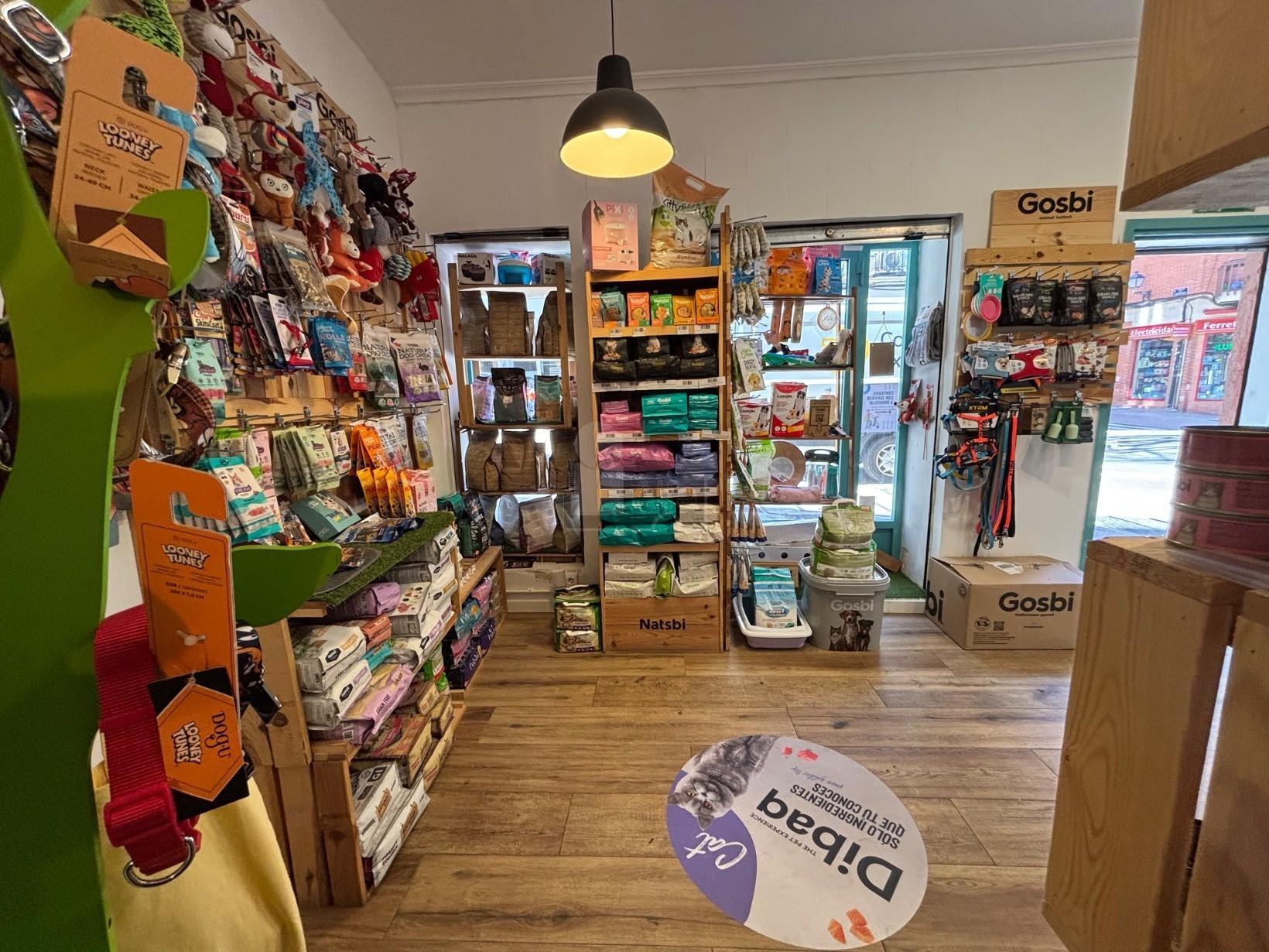 Retail in Madrid, Madrid to rent Interior Photo- Image 1 of 4