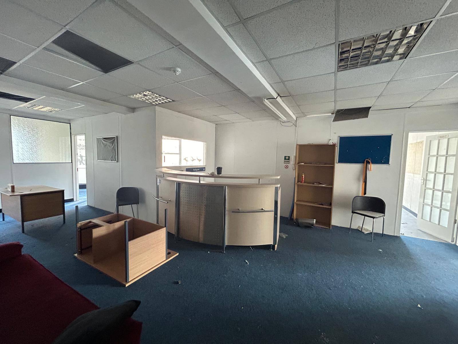 28-34 Chapel St, Luton to rent Interior Photo- Image 1 of 3