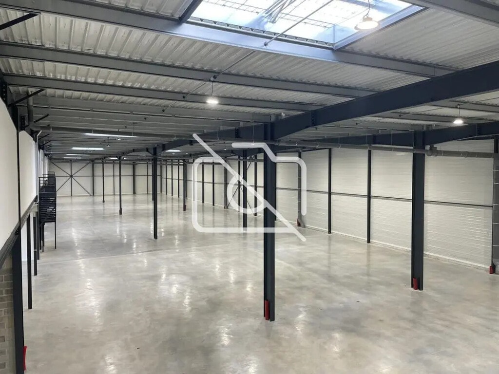 Location Entrepôt 607 m² à 3 642 m² - Photo 1