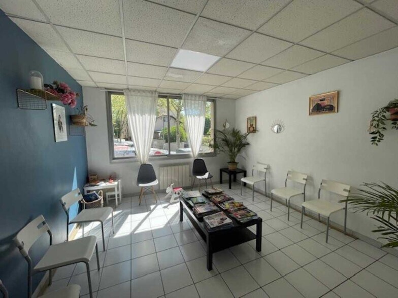 Office in Lyon to rent - Interior Photo - Image 2 of 4