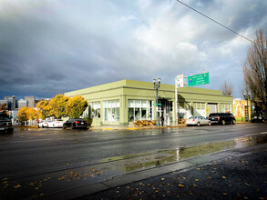 1125-1135 SE Grand Ave, Portland, OR for rent Building Photo- Image 1 of 11