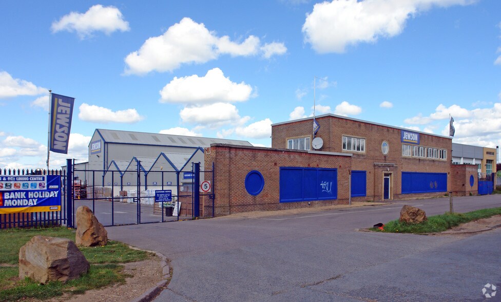 468 Basingstoke Rd, Reading for sale - Primary Photo - Image 1 of 5