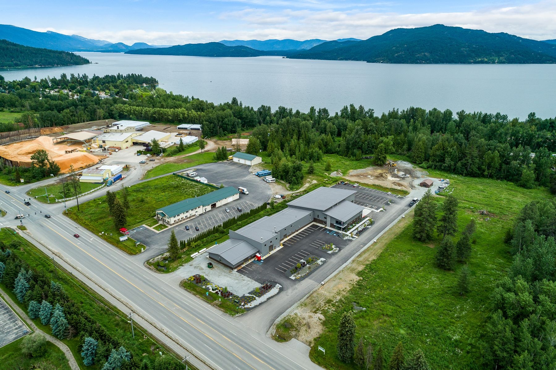 850 Hawthorne Ave, Ponderay, ID to rent Primary Photo- Image 1 of 29