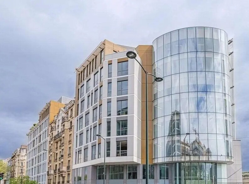 Office in Clichy to rent - Building Photo - Image 1 of 23