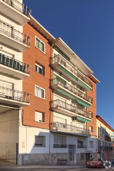 Calle San Carlos, 4, San Martín de Valdeiglesias, Madrid for sale - Primary Photo - Image 1 of 2